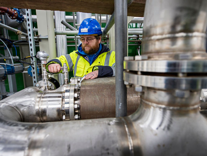 University of Brighton opens world's first grid-scale liquid air energy storage plant 